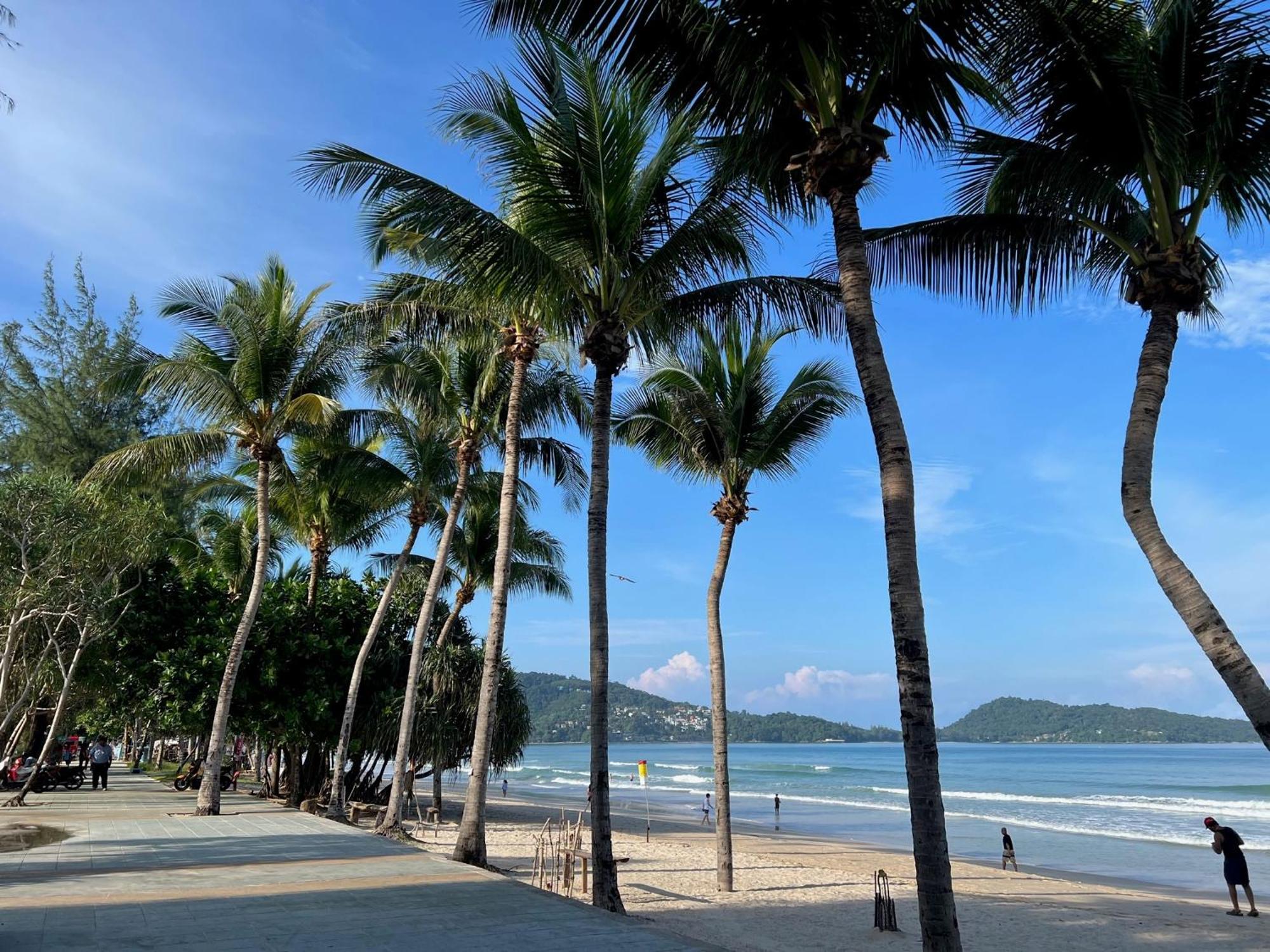 Vacation By Pam - 28 Sqm Modern With Private Bathroom, Kitchen, King Bed, Free Wifi And 65 Inch Smart Tc Patong
